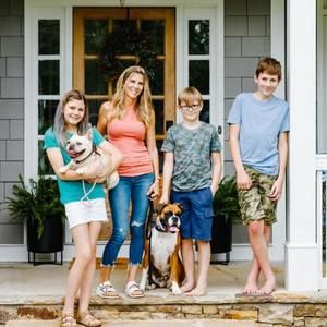 Meet your Posher, Laurie